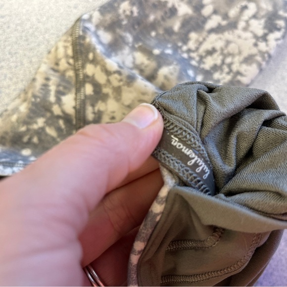 Lululemon Invigorate High-Rise Leggings 25" Sz 4 - Picture 16 of 16